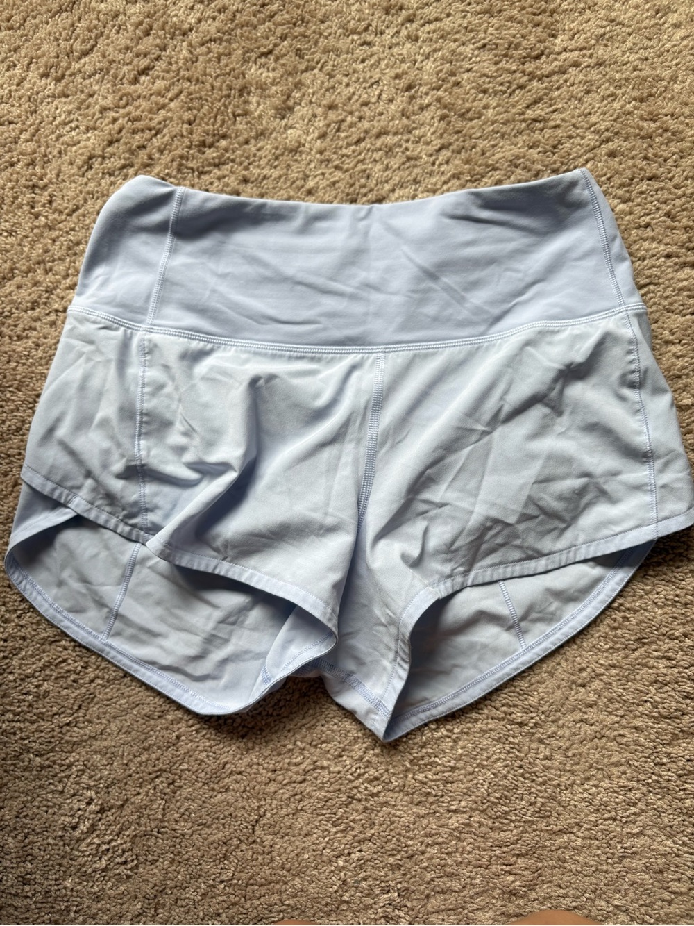 lululemon athletica powder blue 2.5” high rise speed up shorts size 4